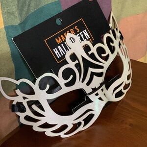 JO-ANN STORES- Maker’s Halloween Mask